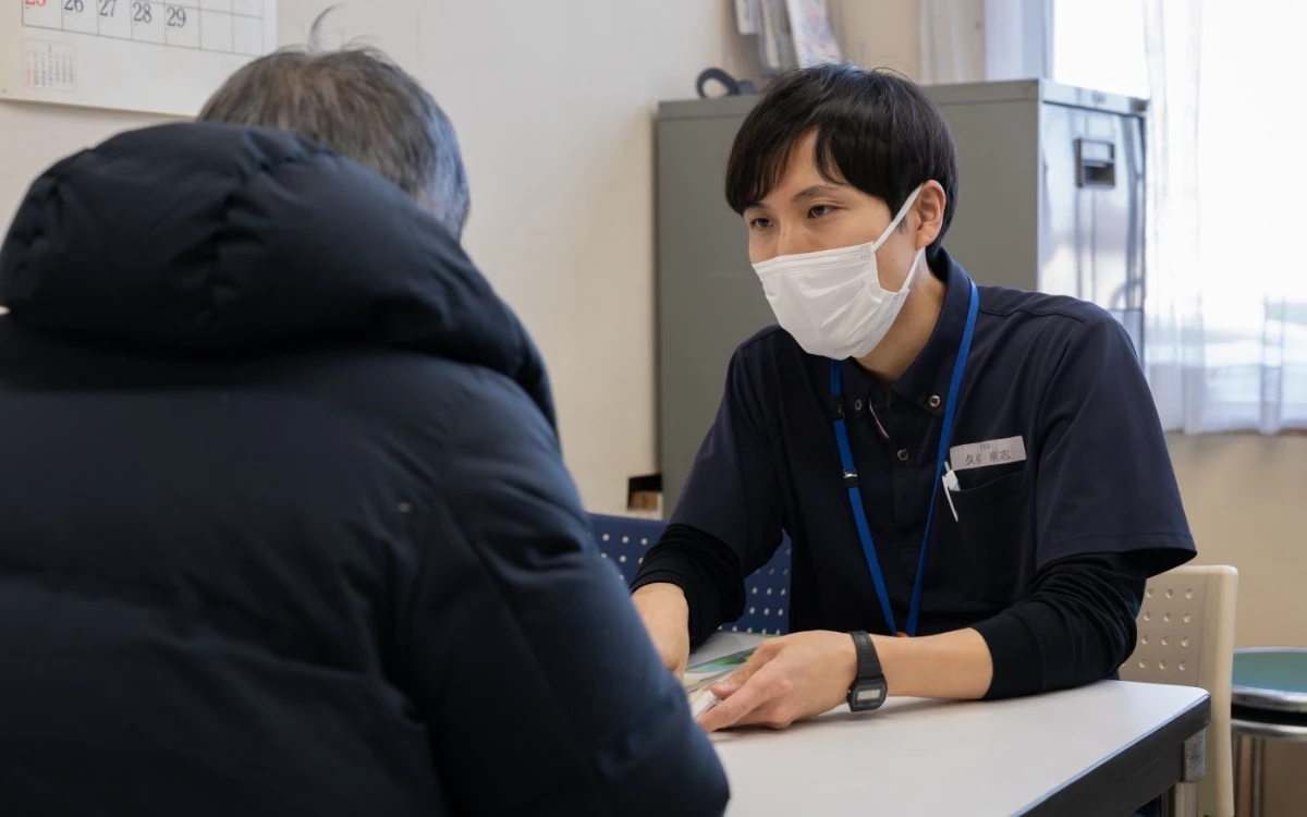 相談対応をする久保さん